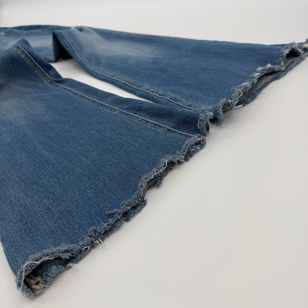 Vervet Stylish Distressed Flare Jeans - Picture 7 of 9